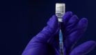 مصر تدرج فئة جديدة لتلقي لقاح كورونا