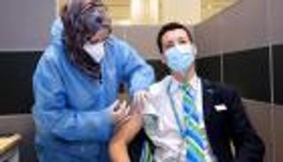 الإمارات تقدم 45 ألف جرعة جديدة من لقاح كورونا