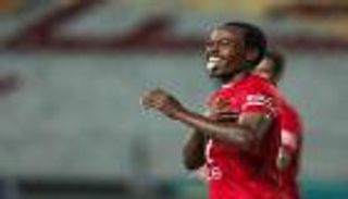 قبل بيرسي تاو.. ماذا قدم الأفارقة في مباراة الأهلي والزمالك؟