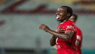 بيرسي تاو لاعب الأهلي المصري