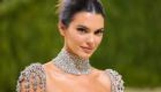 روتين بشرة كيندال جينر.. الطريقة والخطوات