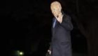 "رجل عار يصوره".. العيون تلاحق مشاعر بايدن "المختلطة"