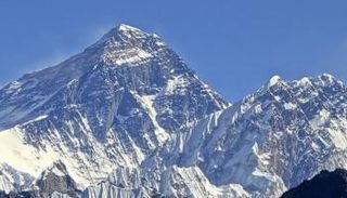 جبل إيفرست- أرشيفية