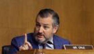 سيناتور أمريكي يتهم بايدن بـ"الضغط" على مصر