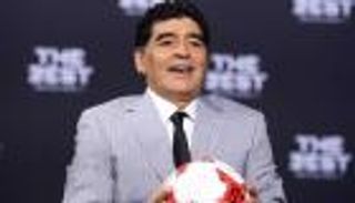 مزاد مارادونا.. قميص عربي ضمن المقتنيات