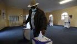 الحزب الحاكم في جنوب أفريقيا يتكبد هزيمة قاسية بالانتخابات البلدية