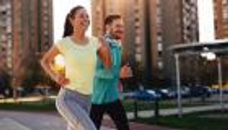 خبراء يجيبون على السؤال الصعب: ماذا تأكل قبل الجري؟