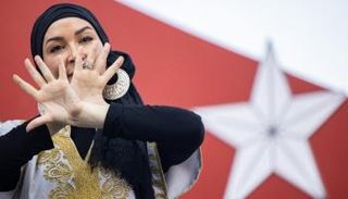 أميرة ساكت ترغب في أن تشعر النساء والبنات بقوتهن عبر رقص الهيب هوب