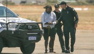 المتهم أثناء نقله إلى السجن