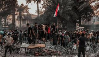 أنصار القوى الخاسرة أمام المنطقة الخضراء ببغداد