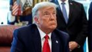 توقيف روسي كان مصدر تقرير مثير للجدل يربط ترامب بموسكو