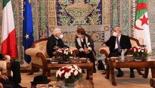 مباحثات الرئيسين الجزائري والإيطالي بمطار هواري بومدين