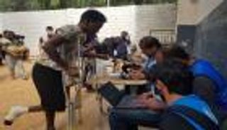 "مفوضية اللاجئين" تستنكر الاعتداء على موظفيها بغرب ليبيا