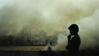 أحرق المزارعون القش ما أضاف إلى التلوث الناجم عن الألعاب النارية 