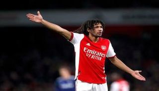 محمد النني لاعب وسط أرسنال