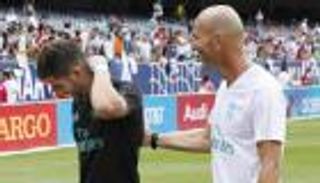 ليس من أجل "الملكي".. سبب حضور زيدان مباراة ريال مدريد وفاليكانو