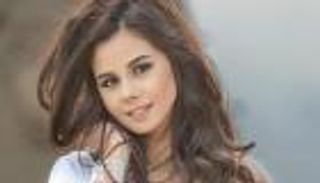 أول تصريح.. منة عرفة تعلق على طلاقها من محمود المهدي