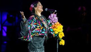 الفنانة العالمية المكسيكية الأصل ليلى داونز