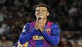 الدوري الإسباني.. كوتينيو يوضح حقيقة التمرد على برشلونة
