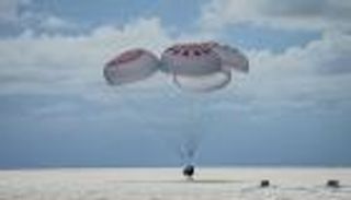 بعد 6 أشهر في الفضاء.. طاقم سبيس-إكس يعود إلى الأرض