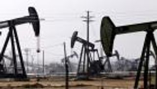 مؤشرات اقتصادية تدعم النفط.. وغاز أمريكا لأدنى مستوى في أسبوع