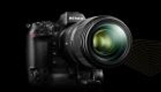 كاميرا من "نيكون" للمحترفين والهواة.. بقوة 20 صورة في الثانية