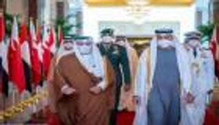 محمد بن زايد يصف مباحثاته مع ولي عهد البحرين بـ"المثمرة"