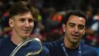 رسالة تحمل "نكات".. ماذا قال ميسي لتشافي بعد توليه تدريب برشلونة؟