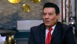 مدحت شلبي معلق مباراة الأهلي والزمالك
