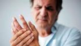 آلام الأطراف.. متاعب مزعجة تنذر بمشاكل صحية