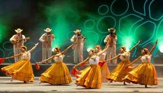 أحد استعراضات الفرقة المكسيكية