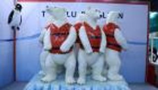 دببة لاجئة في "كوب ٢٦".. الفن يبرز كارثة المناخ