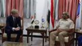 طارق صالح يلتقي غروندبرغ.. نقاش حول الحل السياسي باليمن