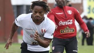 أندريه كاريلو في تدريبات بيرو