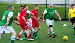 من قواعد اللعبة عدم الركض أو الاحتكاك