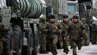 قوات روسية على الحدود الأوكرانية