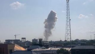 دخان يتصاعد من موقع التفجير‎‎