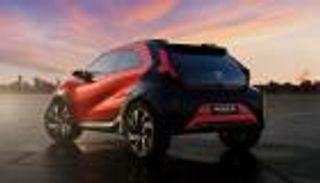 مواصفات وأسعار سيارة تويوتا أيجو x 2022