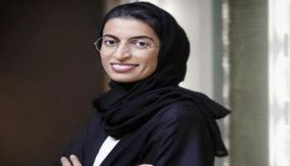 نورة بنت محمد الكعبي وزيرة الثقافة والشباب في الإمارات