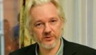 "حب في الزنزانة".. محكمة بريطانية توافق على زواج أسانج