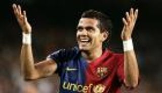 عودة داني ألفيس تربك 3 لاعبين في برشلونة