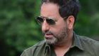 كاد يفقد إصبعه.. أمير يزبك يستغيث من تردي الأوضاع الصحية في لبنان