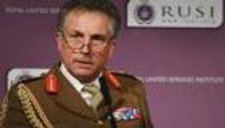 رئيس الأركان البريطاني يحذر من خطر اندلاع حرب عالمية ثالثة