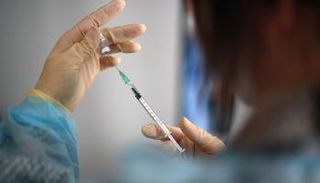 الجرعات التعزيزية ترفع مستوى الحماية المناعية من جديد