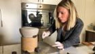 الرسم على الكعك.. مصممة أردنية تنتج قطعا فريدة من الحلوى (صور)