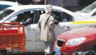 انتشار "مخيف" للتسول في صنعاء.. حرب الحوثي توسع دائرة الفقر