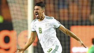 بغداد بونجاح مهاجم منتخب الجزائر