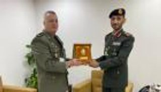 قائد القوات البرية الإماراتية يستقبل رئيس أركان جيش البر التونسي