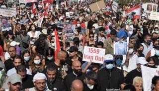 جانب من التحركات المناهضة للتدخل الإيراني في لبنان.