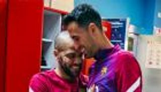 لماذا سيتقاضى داني ألفيس يورو واحد شهريا في برشلونة؟